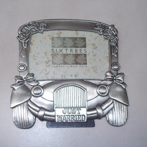 NWOT, Unique Pewter Just Married frame pic 3.5"x5"